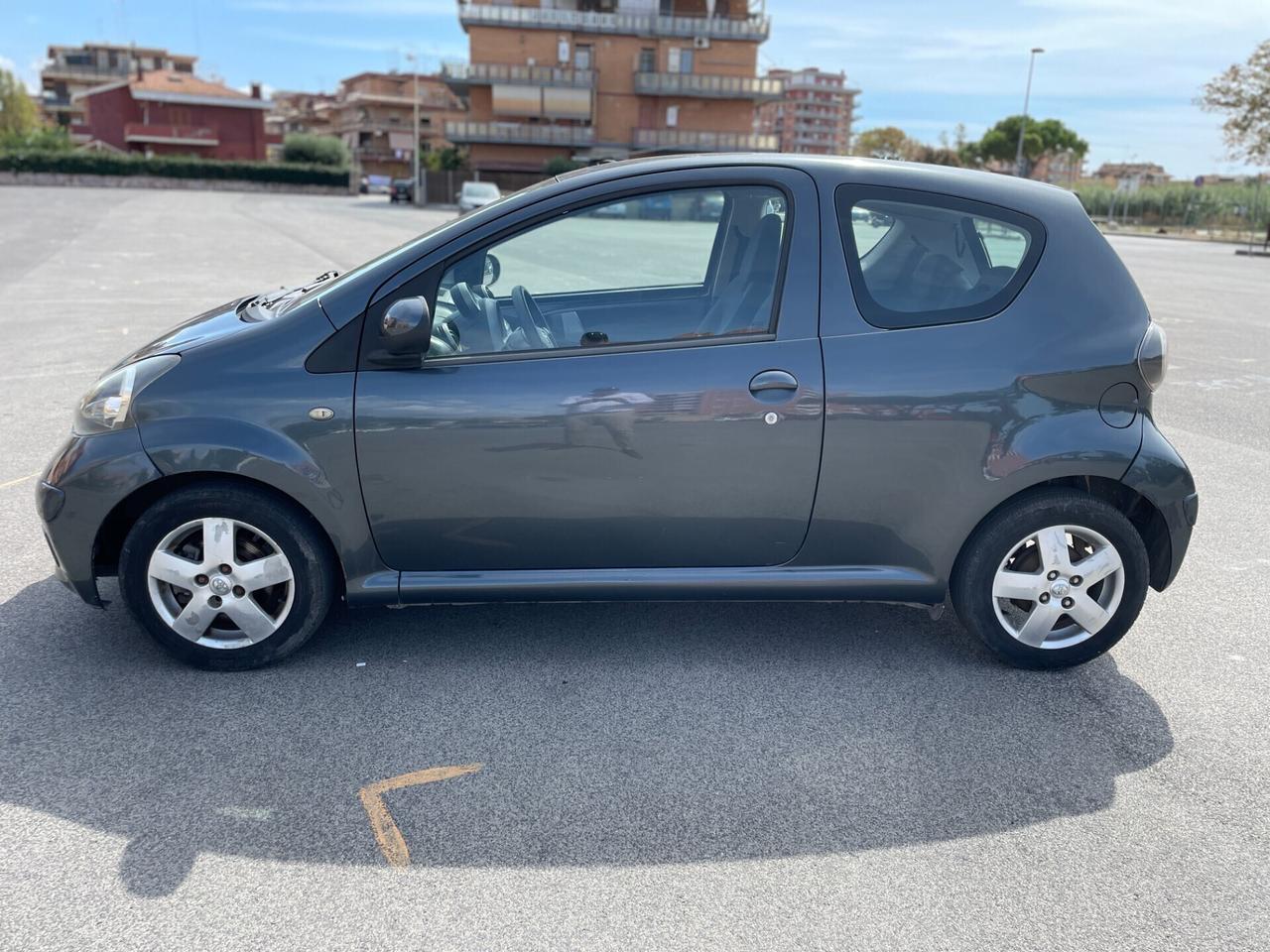 Toyota Aygo 1.0 3p 69cv APPENA TAGLIANDATA