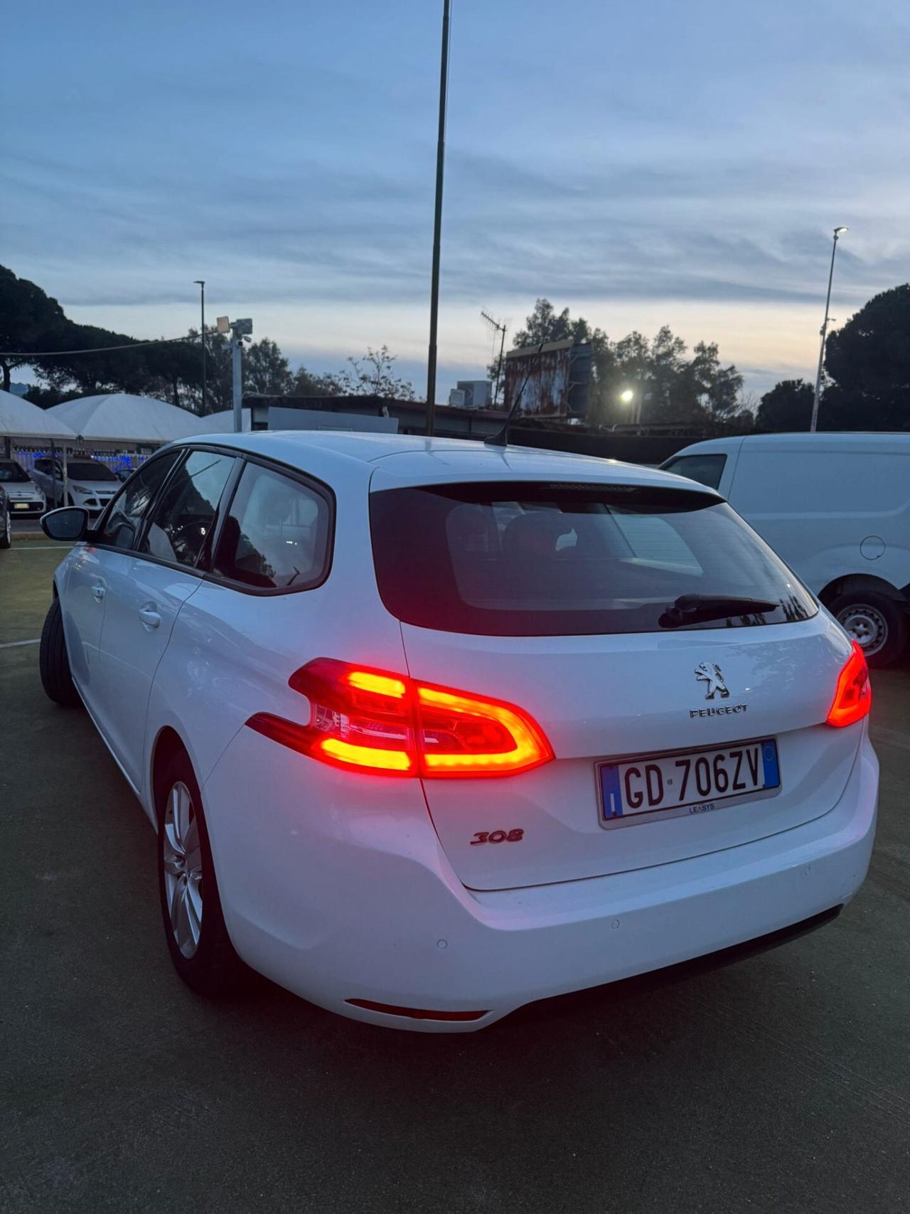 Peugeot 308 BlueHDi 130 S&S EAT8 SW GT