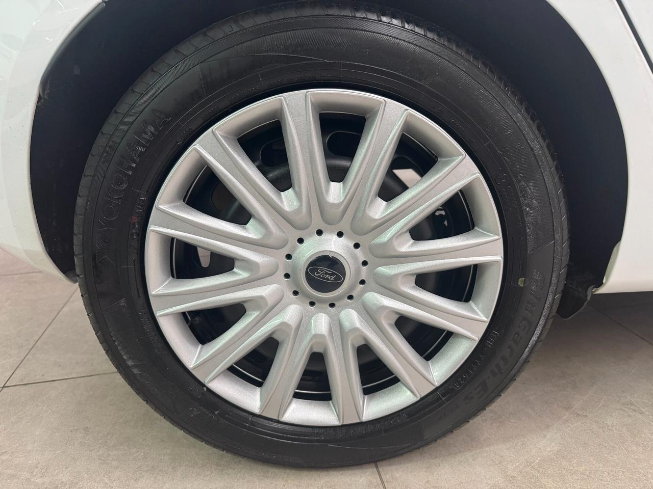 Ford Fiesta /5 PORTE/ 1.2CC 60CV / BENZINA / NEO PATENTATI