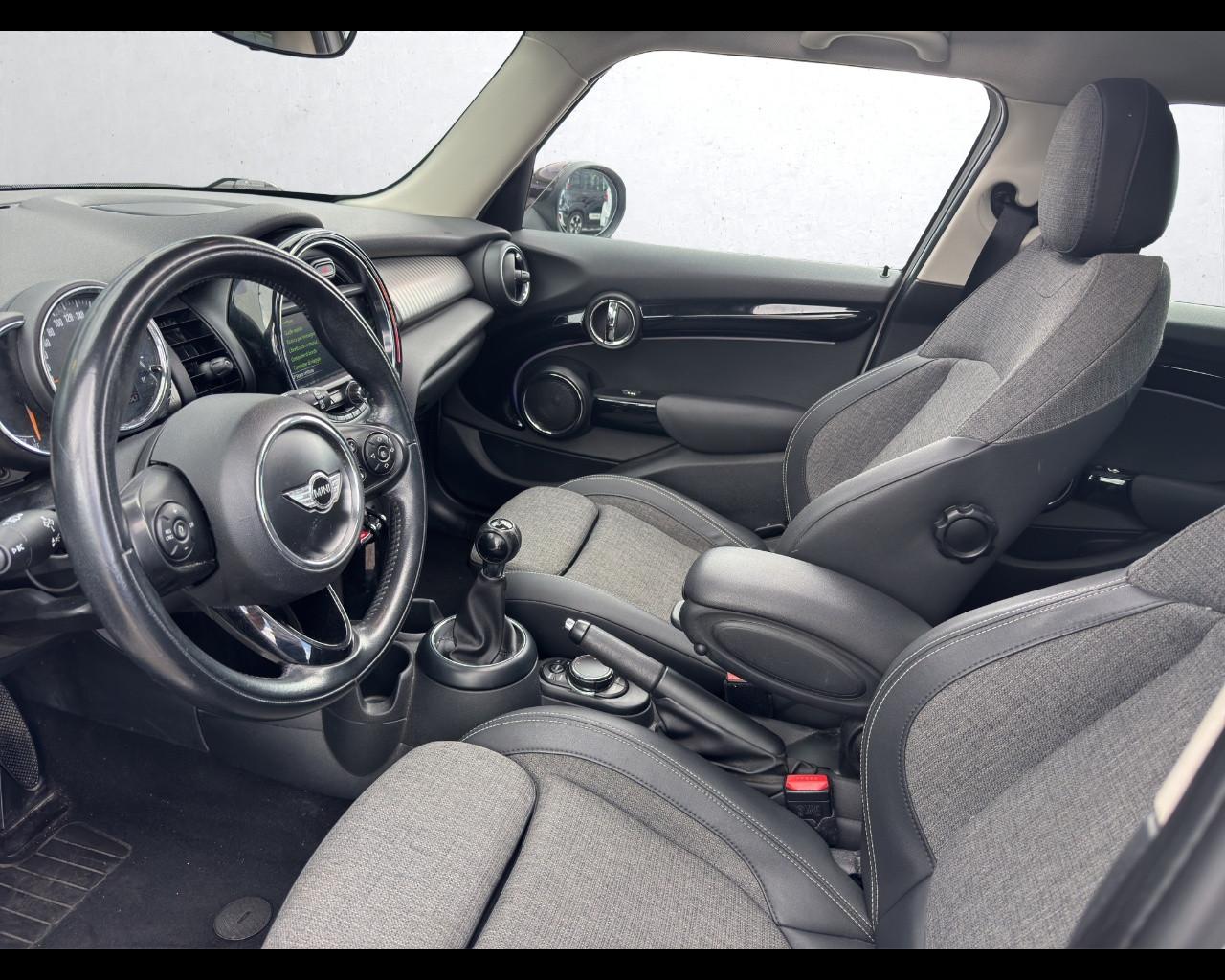 MINI Mini 5 porte (F55) - Mini 1.5 Cooper D Business 5 porte