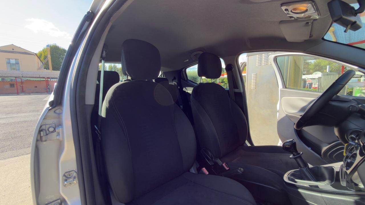 Lancia Ypsilon 1.2 69 CV 5 porte 30th Anniversary 2015