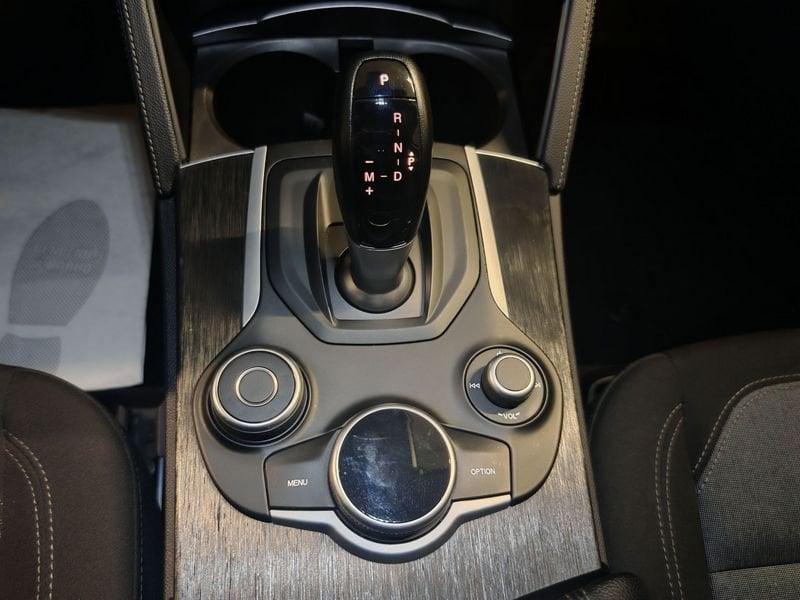 Alfa Romeo Stelvio 2.2 Turbodiesel 160 CV AT8 RWD Business