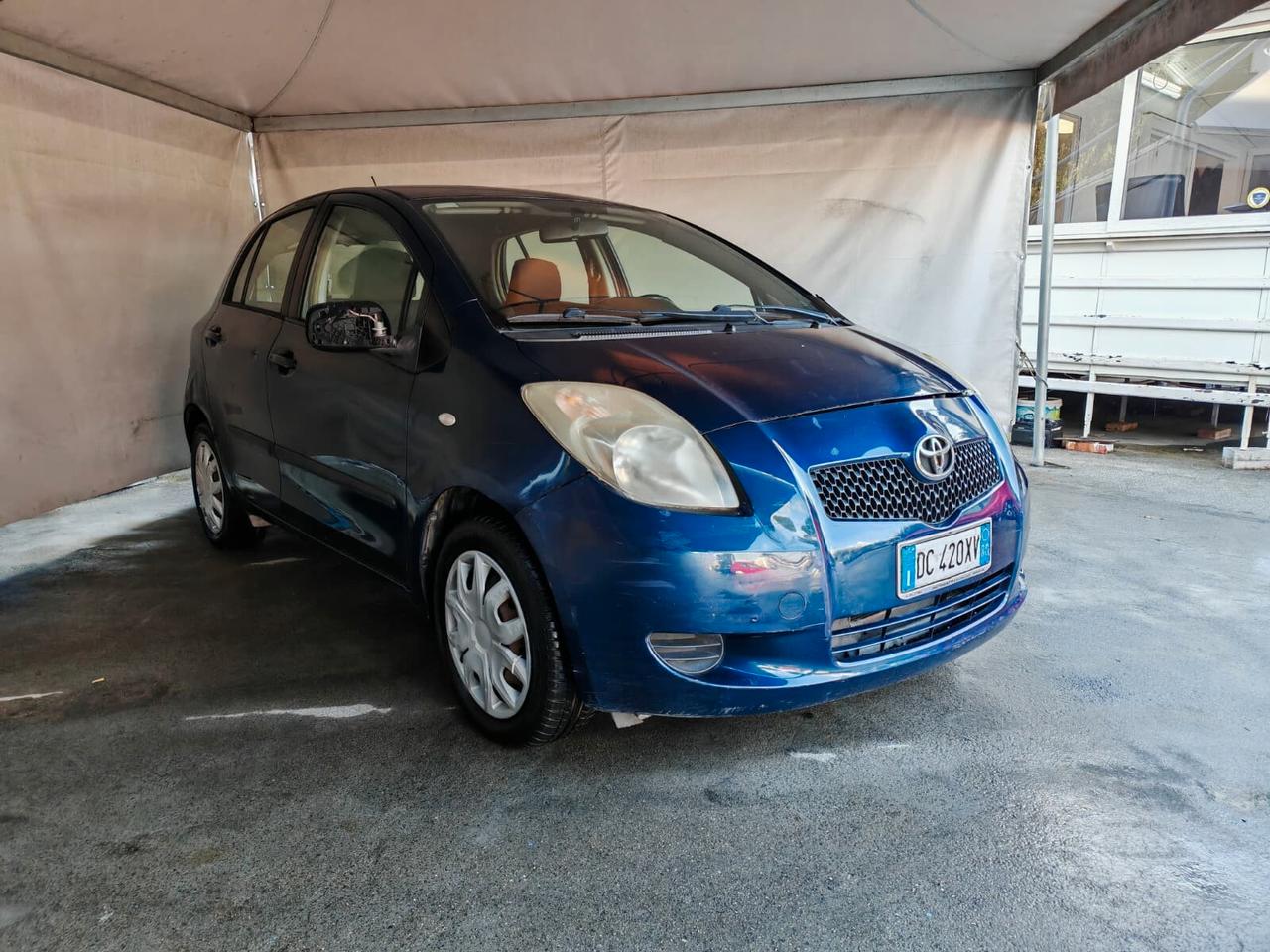 Toyota Yaris 1.0 5 porte Sol