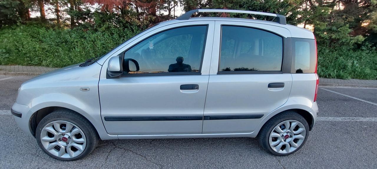 PANDA 1,2 GPL DI SERIE SCADENZA 2031 FRIZIONE NUOVA+DISTRIBUZIONE SENSORI DI PARCHEGGIO IMPECCABILE