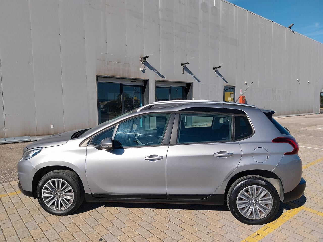 Peugeot 2008 PureTech 82 Allure