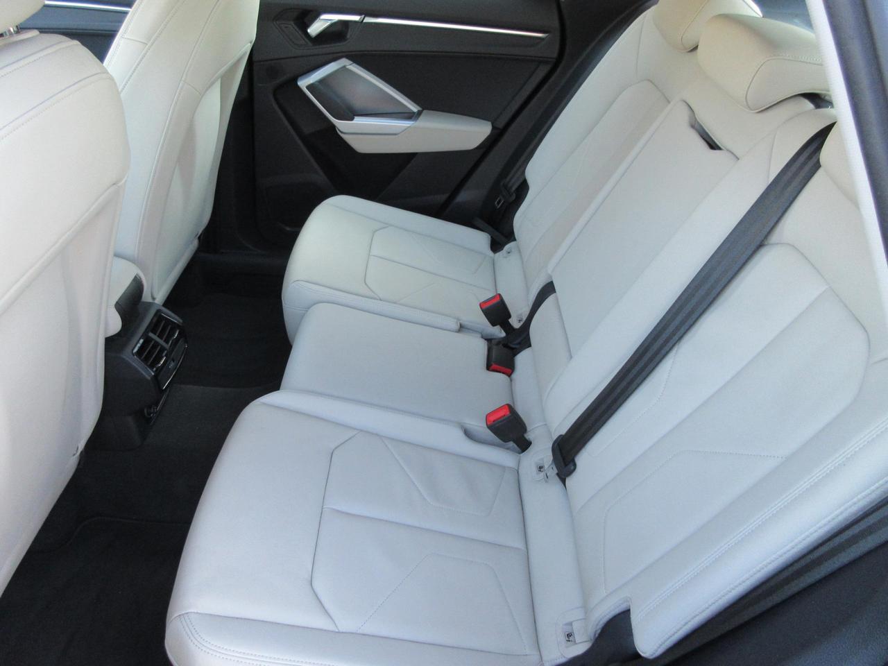 Audi Q3 40 2.0 tdi Business quattro 190cv s-tronic