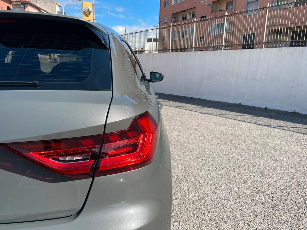 Audi A1 Sportback 1.0 TFSI Stronic S line edition 110 cv