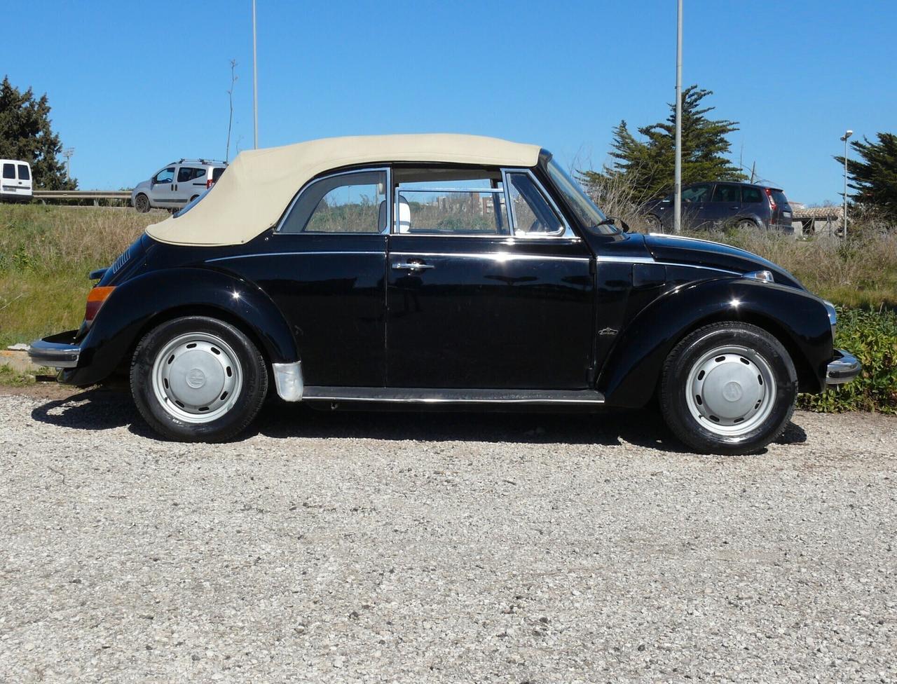 Volkswagen Maggiolino CABRIO (M1100)