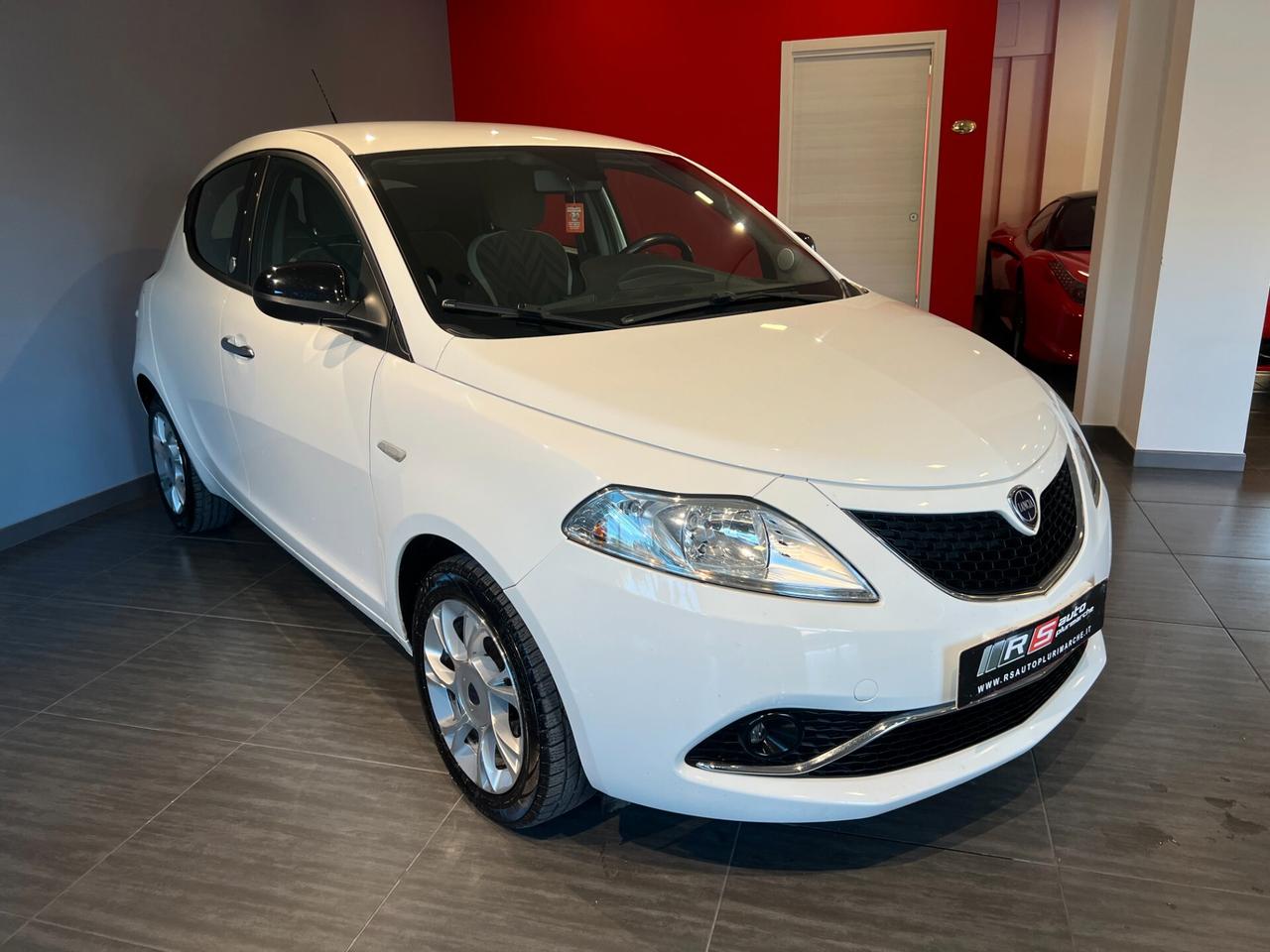 Lancia Ypsilon 1.2 69 CV 5p. GPL Ecochic Gold