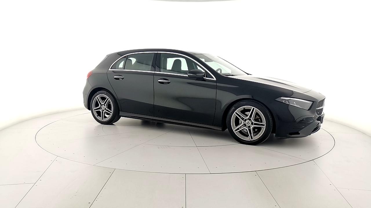 Mercedes-Benz Classe A - W177 2023 - A 200 d AMG Line Advanced Plus auto