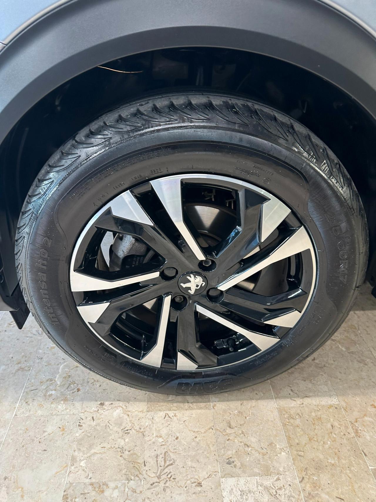 Peugeot 2008 BlueHDi 130 S&S EAT8 Allure Pack