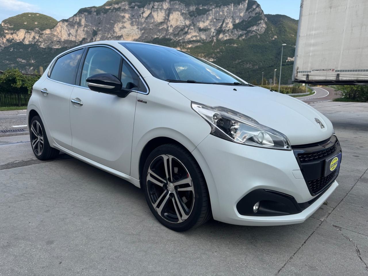 Peugeot 208 GT Line 1.2 110CV NEOPATENTATI