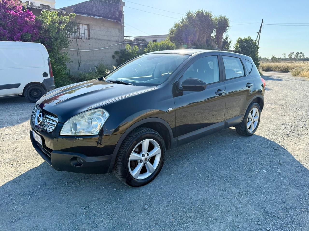 Nissan Qashqai 2.0 dCi 4X4- full optional