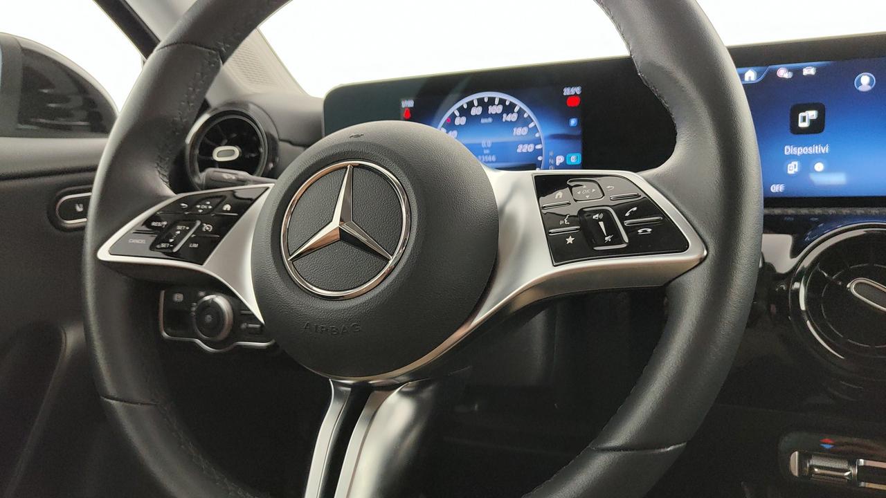 Mercedes-Benz A 180 d Advanced auto