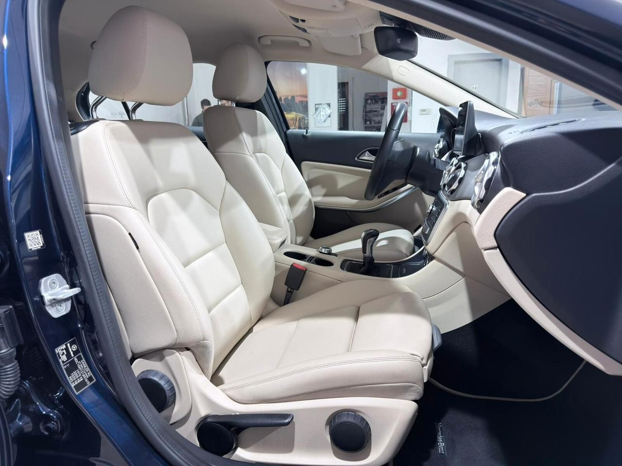 MERCEDES GLA 180d PREMIUM MANUALE 2017