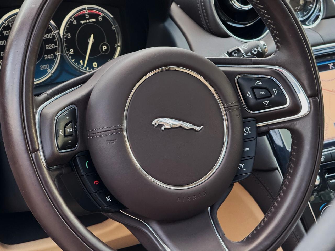 Jaguar XJ 3.0d V6 Portfolio 275CV TETTO