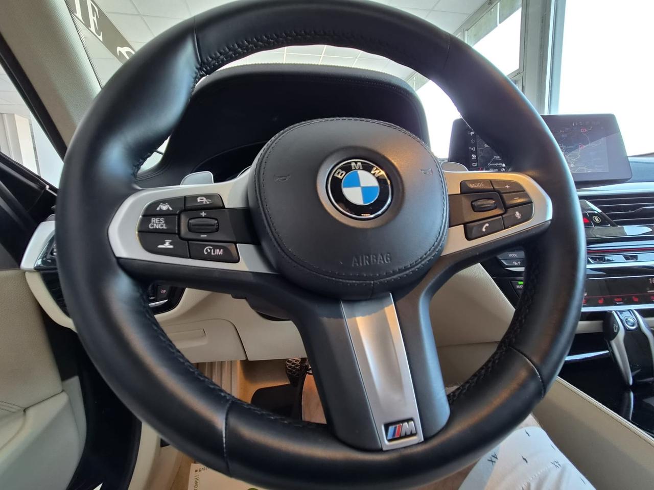 Bmw 530d xDrive Luxury 265cv STRAFUL !!