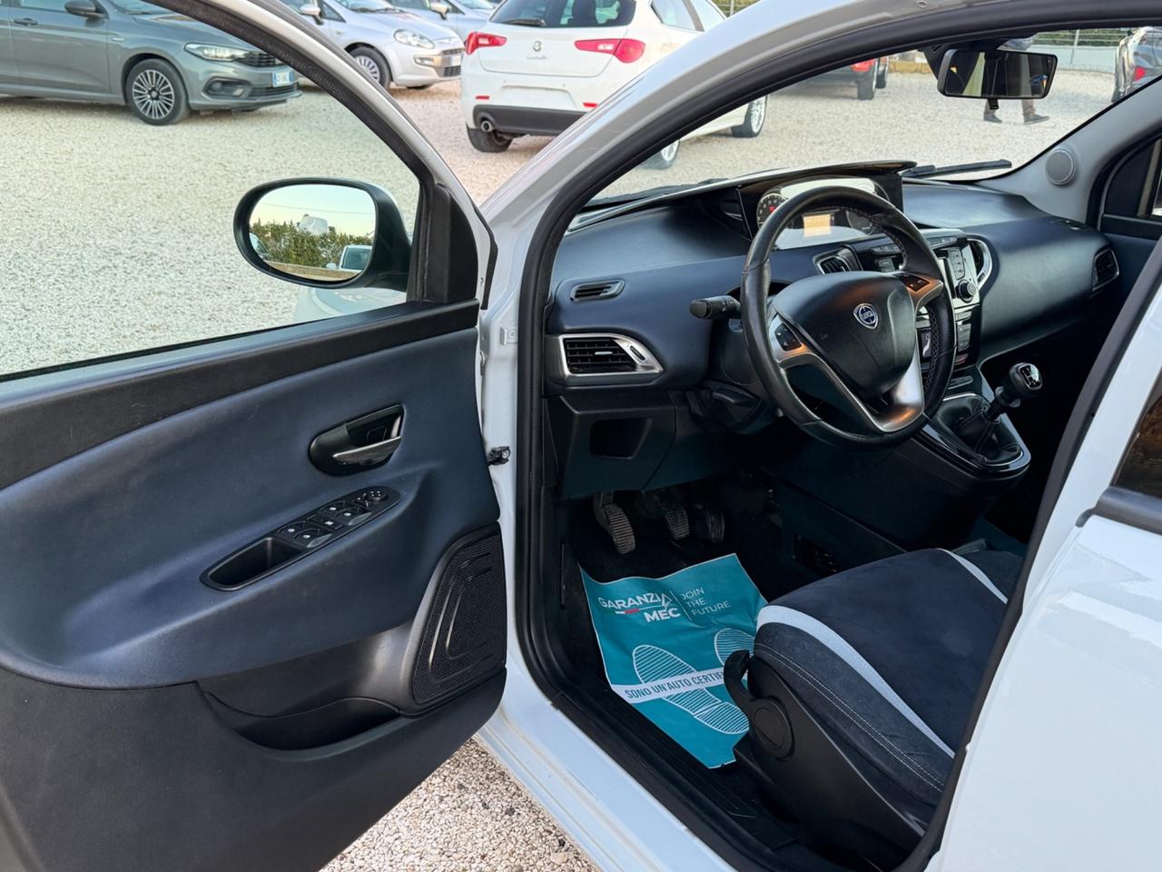 Lancia Ypsilon 1.2 69 CV 5 porte Opening Edition