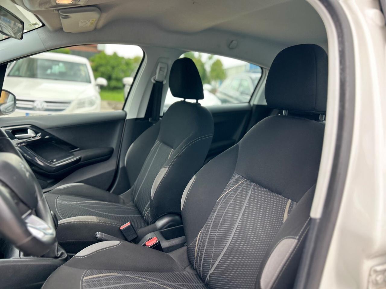 Peugeot 208 PureTech 82 5 porte Allure