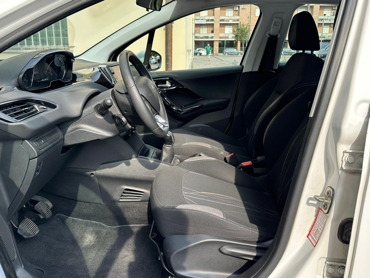 PEUGEOT 208 1.2 82CV ALLURE 2014