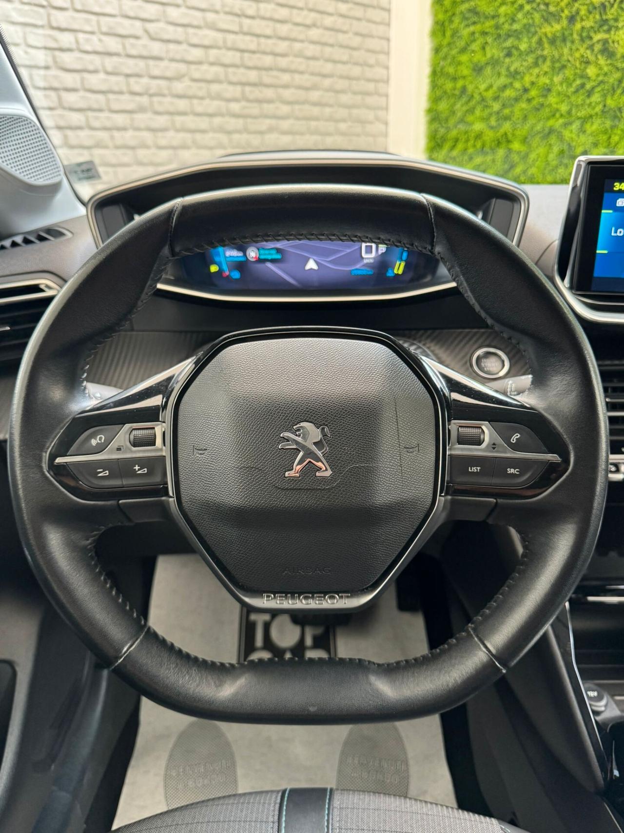 Peugeot 208 motore elettrico 136 CV 5 porte Allure