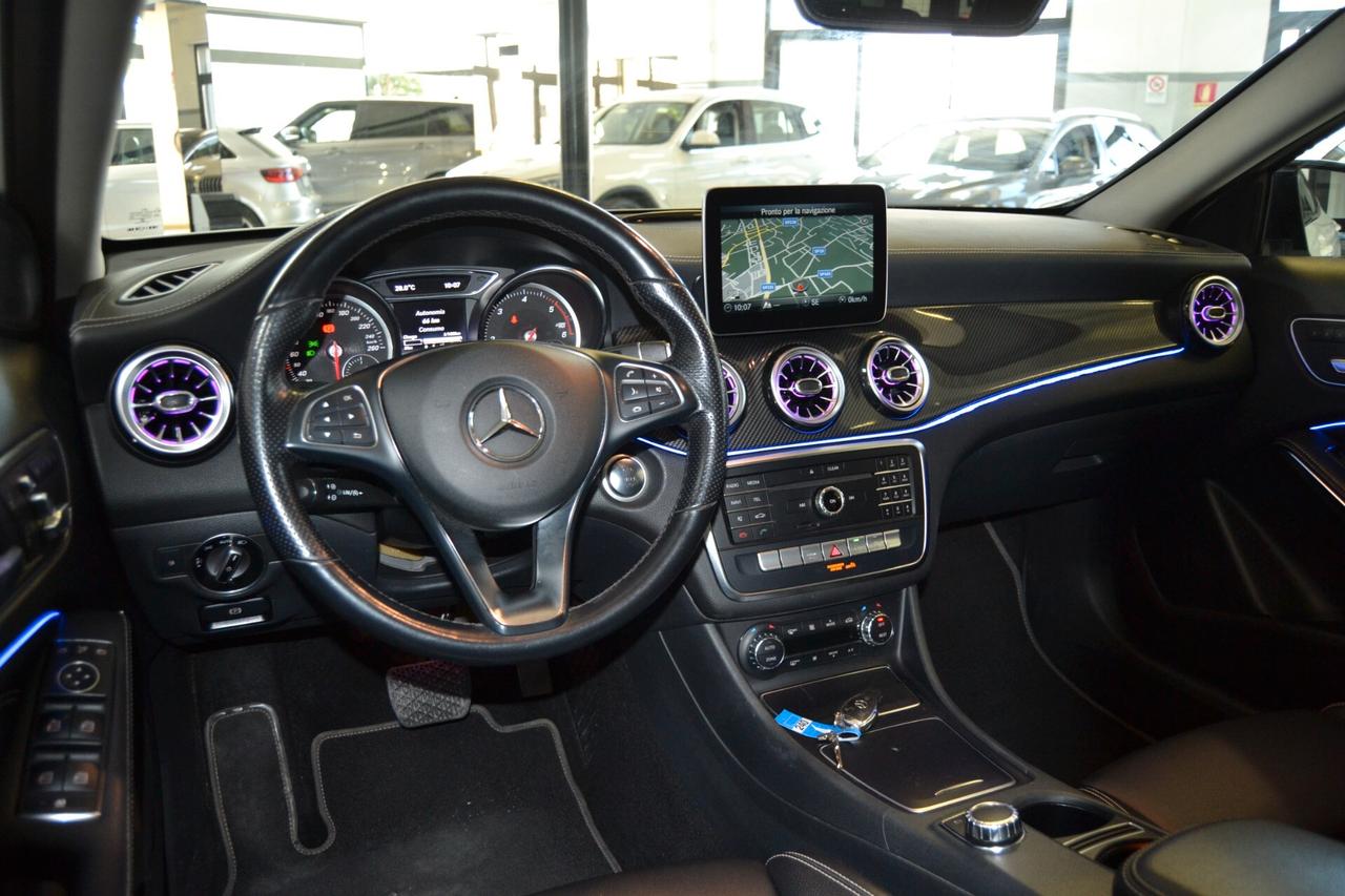 Mercedes-Benz GLA 200D Night EDITION Tetto/Navi/Pelle/Auto