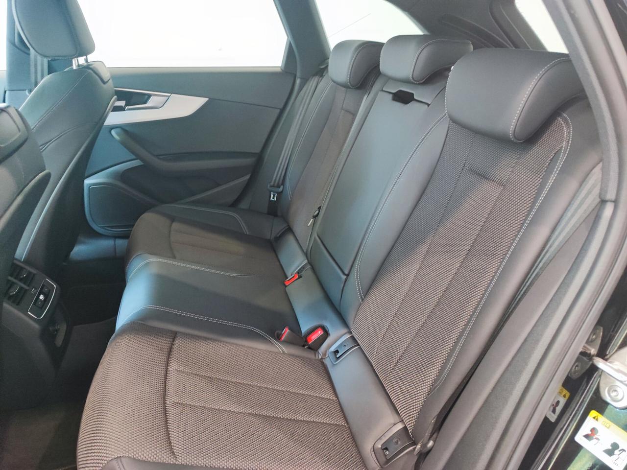 Audi A4 Avant 40 TDI quattro S tronic line edition