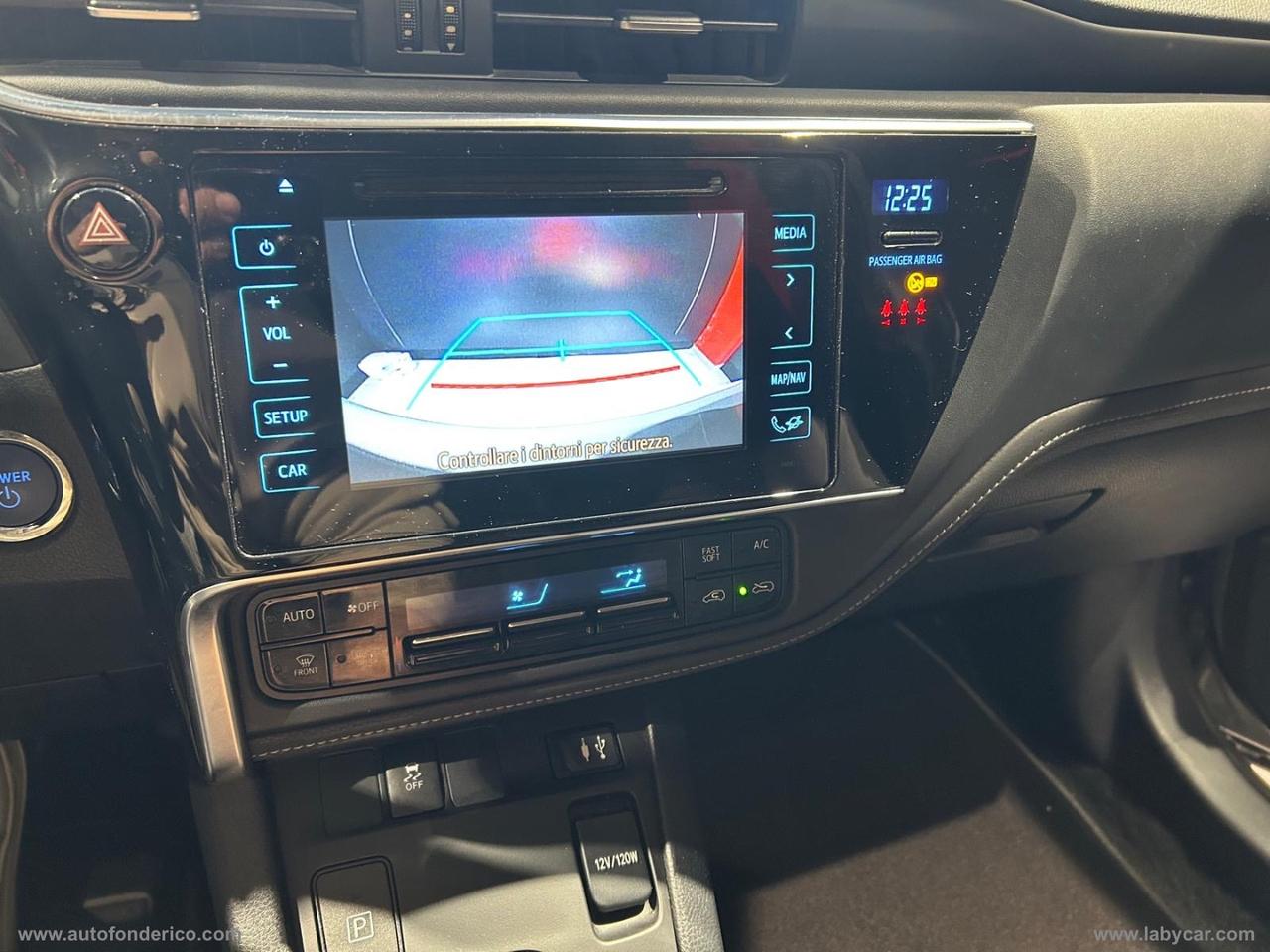 TOYOTA Auris 1.8 Hybrid Active