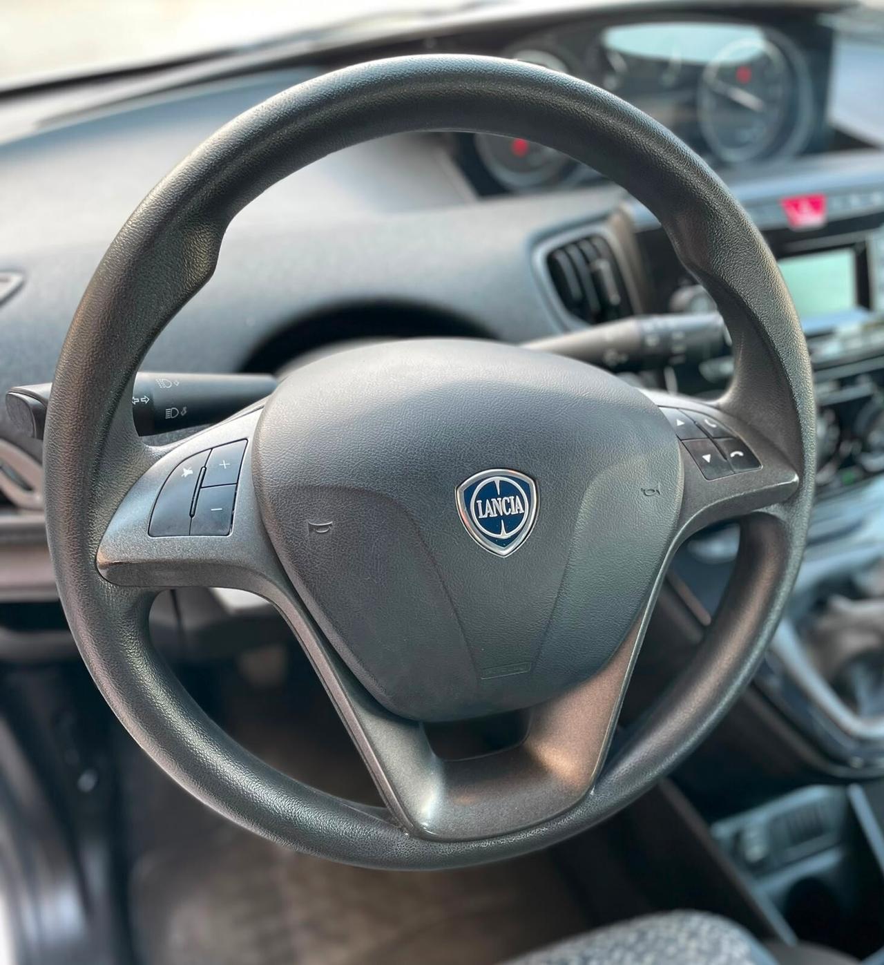 Lancia Ypsilon 1.2 69 CV 5 porte S&S Platinum