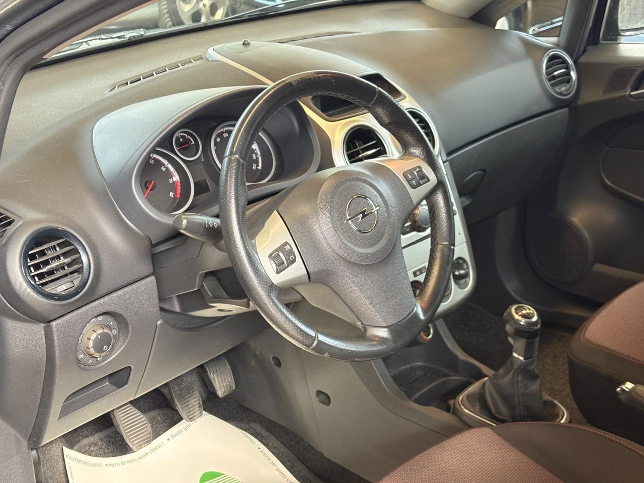Opel Corsa 1.2 3 porte Sport