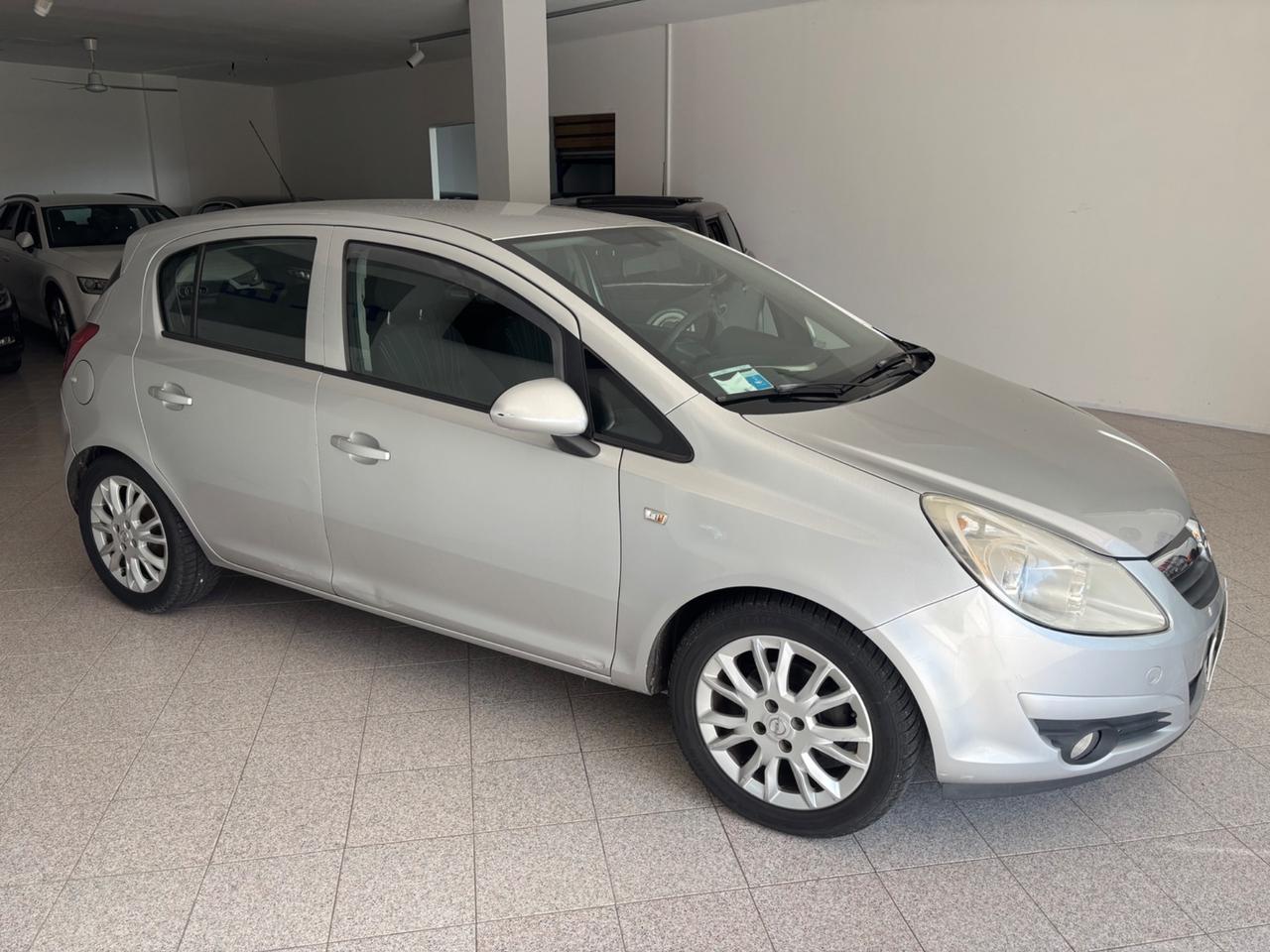 Opel Corsa 1.2 5 porte Enjoy GPL