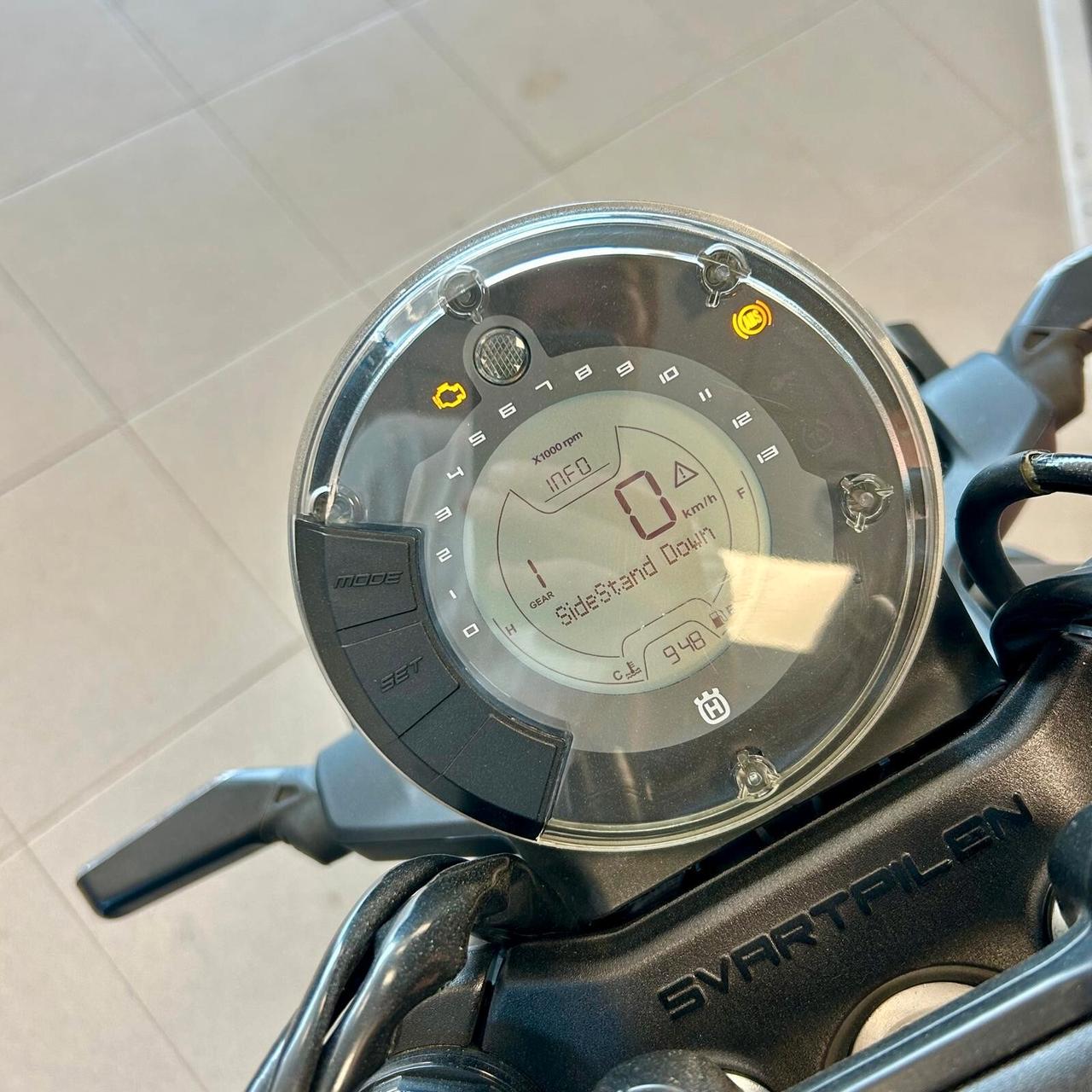 Husqvarna Svartpilen 125