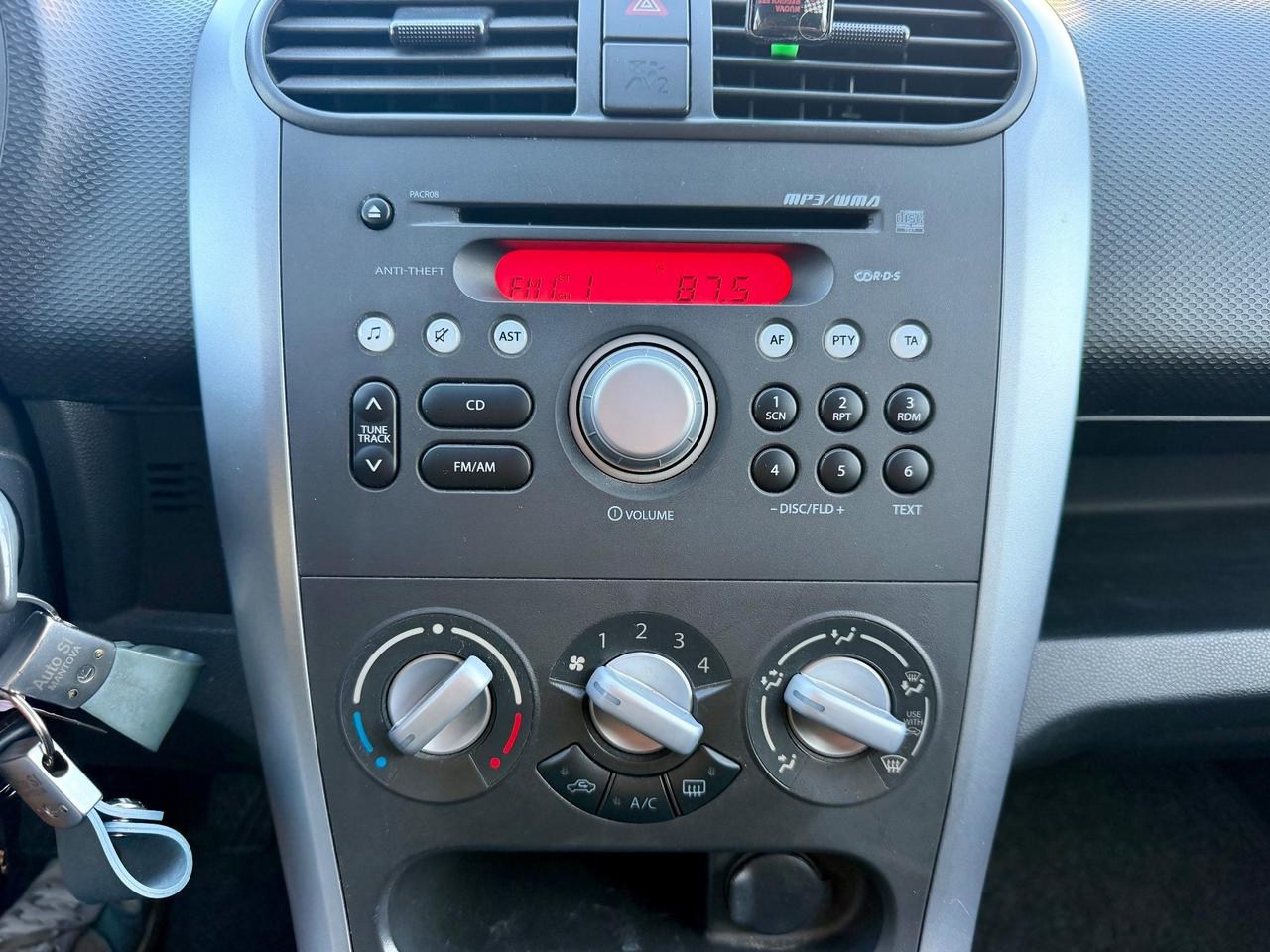 Opel Agila 1.2benz 94cv 2013 68.000km perfetta