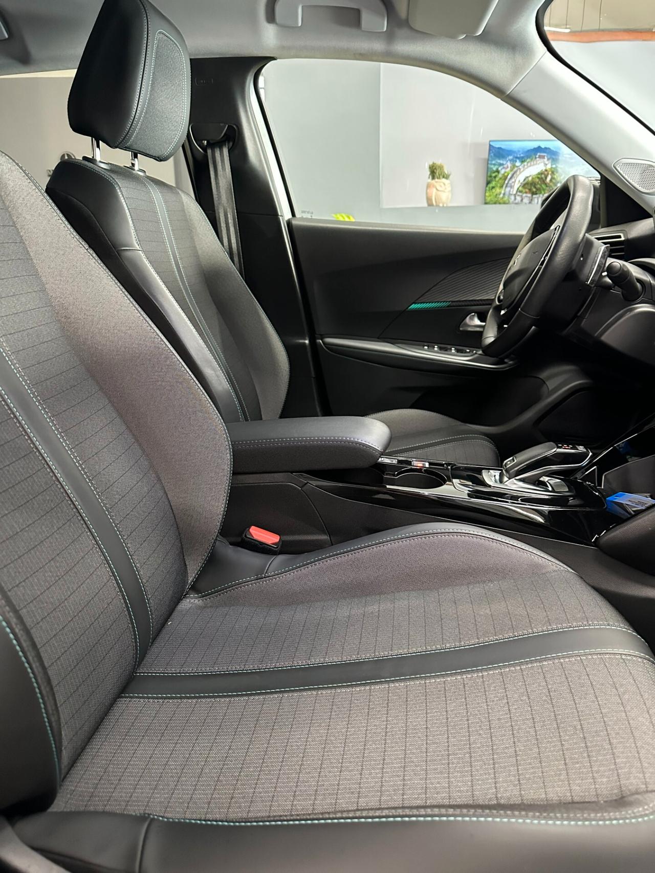 Peugeot 2008 BlueHDi 130 S&S EAT8 Allure Pack