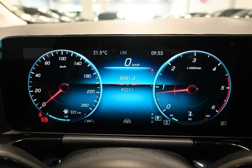 MERCEDES-BENZ GLA 180D 115CV AUTOMATIC BUSINESS SOLUTION ( DISTRONIC - TETTO PANORAMICO APR. - NAVI PREMIUM - PARK ASSIST - TELECAMERA POST. )