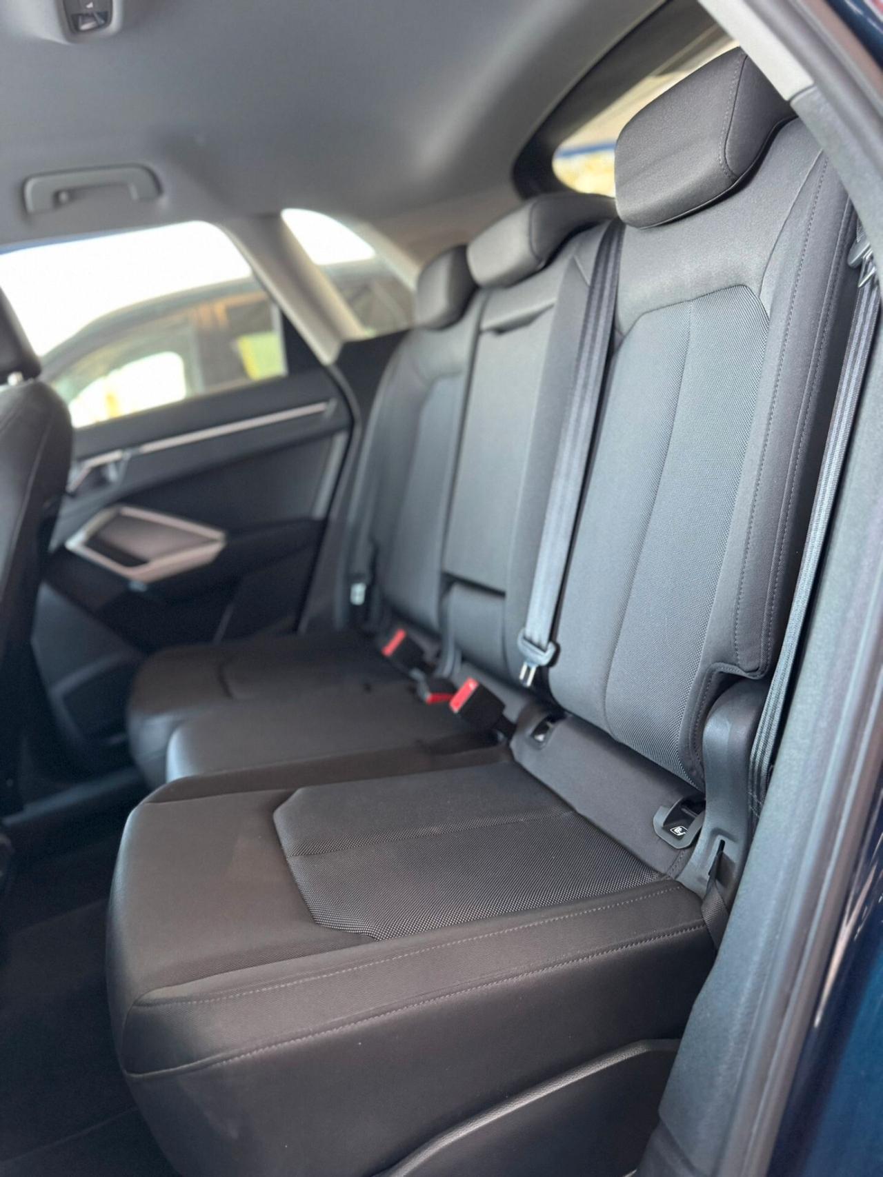 Audi Q3 40 TDI quattro S tronic Business Advanced