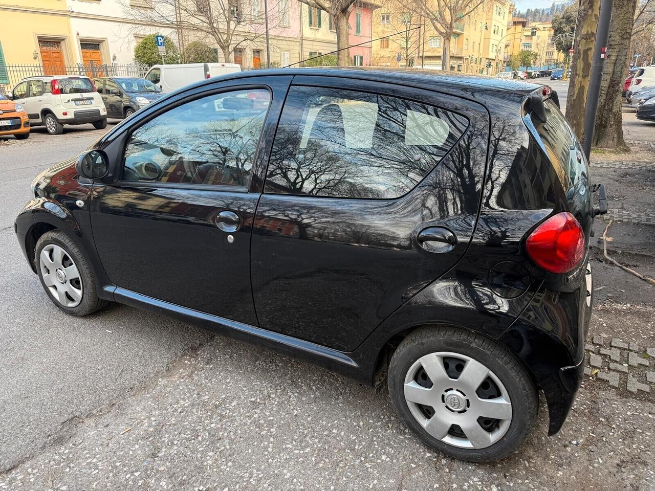 Toyota Aygo 1.0 12V VVT-i 5 porte Sol