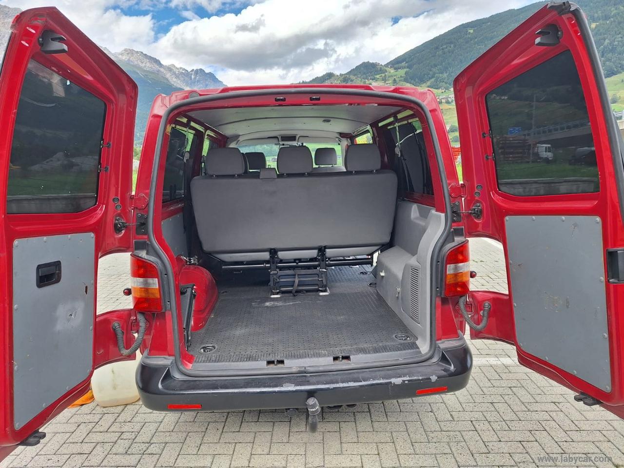T5 Transporter 2.5 TDI 130CV 8 POSTI GANCIO TRAINO