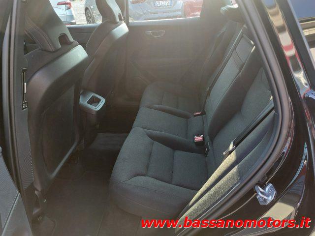 VOLVO XC60 B4 (d) AWD Geartronic Momentum Pro PROMO PRIMAVERA