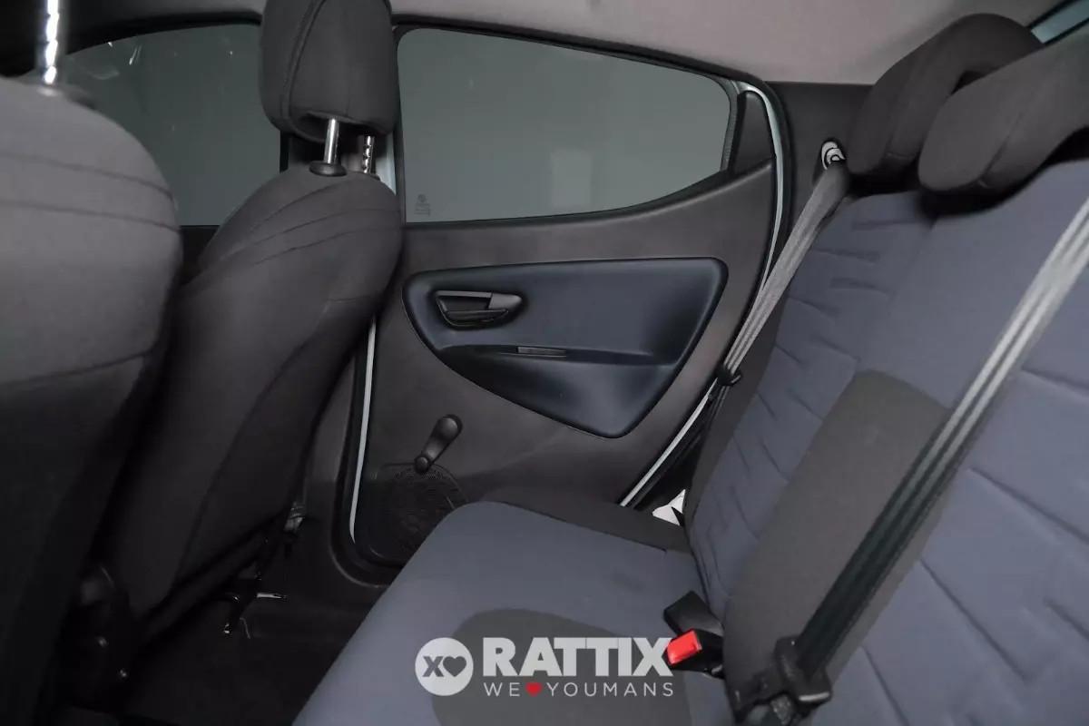 Lancia Ypsilon 1.0 Firefly Hybrid 70CV Platino