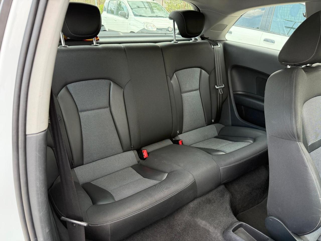 Audi A1 1.6TDI 90CV-NEOPATENTATI-