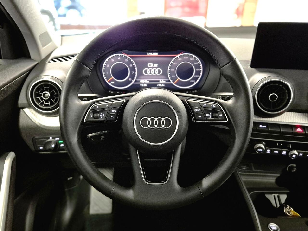 Audi Q2 30 TFSI Business Advanced