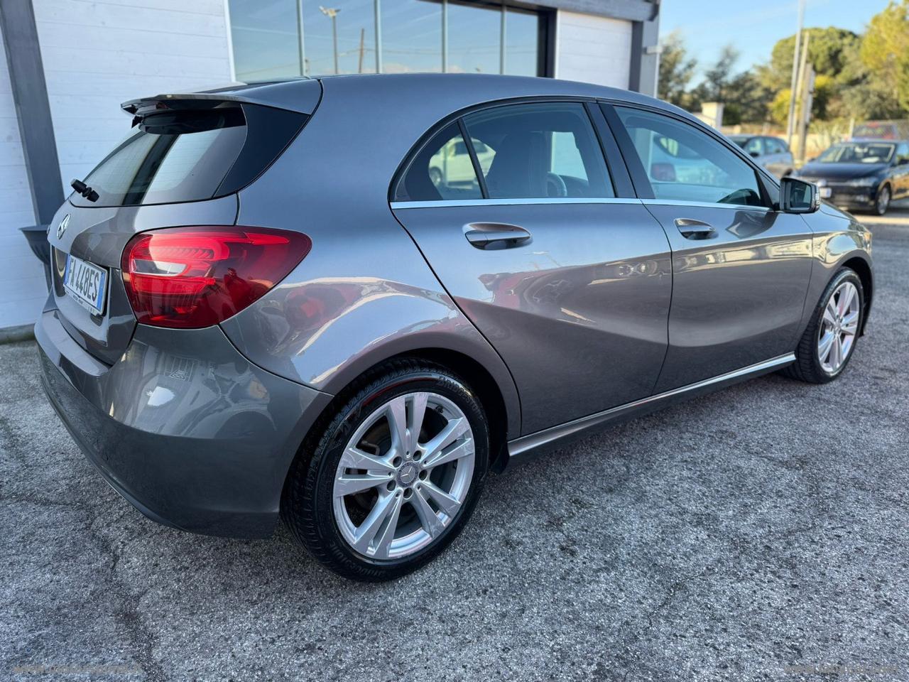MERCEDES-BENZ A 180 d Automatic Premium
