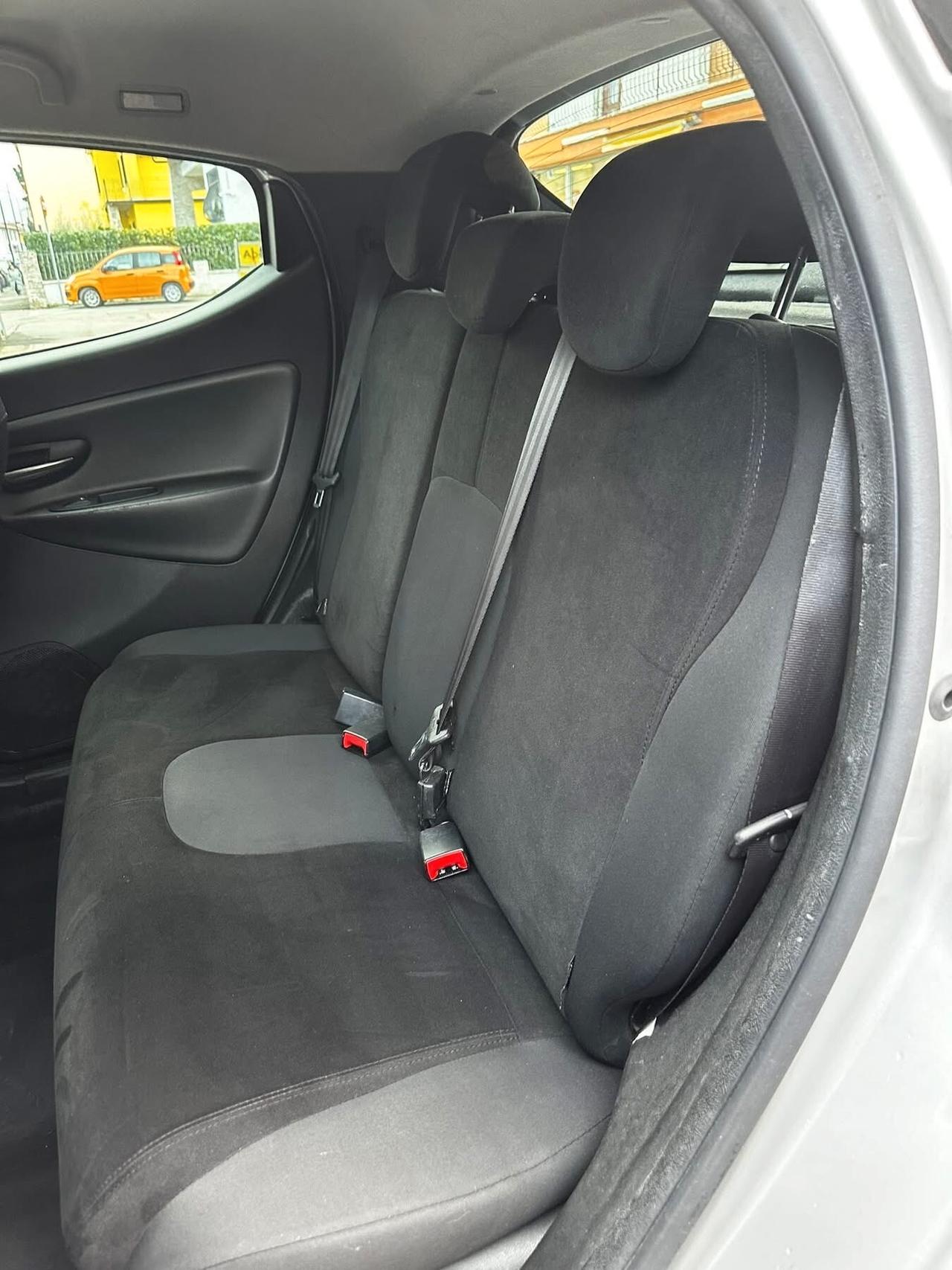 Lancia Ypsilon 1.2 69 CV 5 porte GPL Ecochic Silver NEOPATENTATI