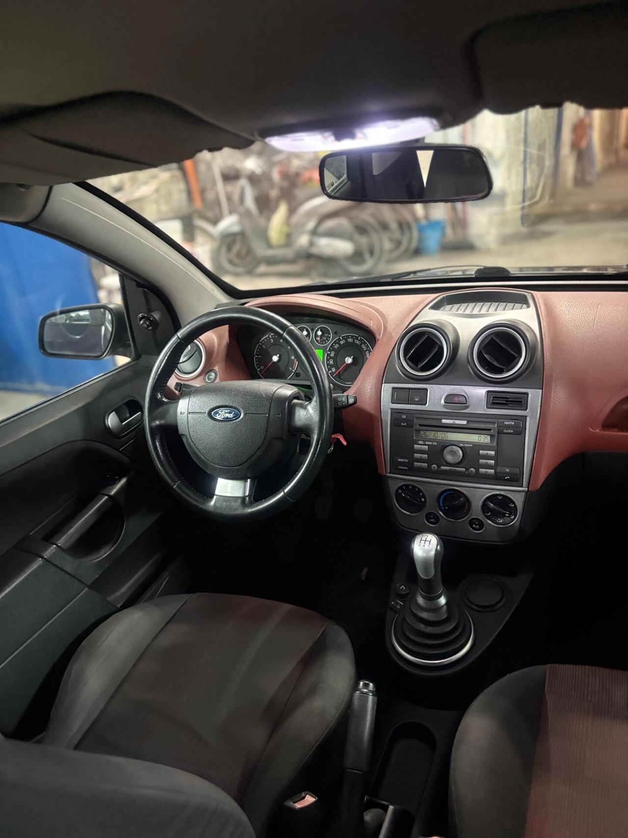 Ford Fiesta 1.2 GPL 5 porte