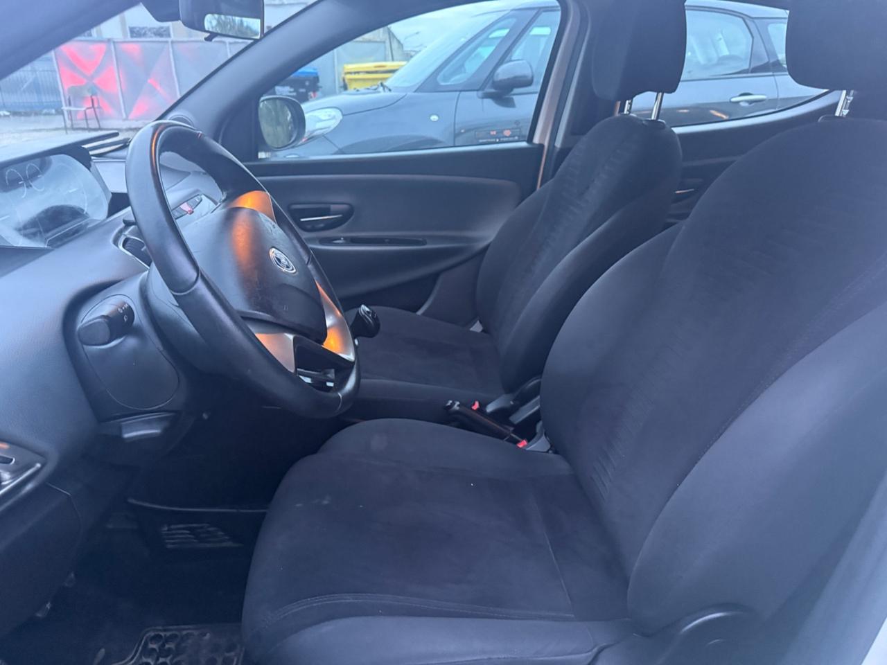 Lancia Ypsilon 1.2 69 CV 5 porte S&S Platinum