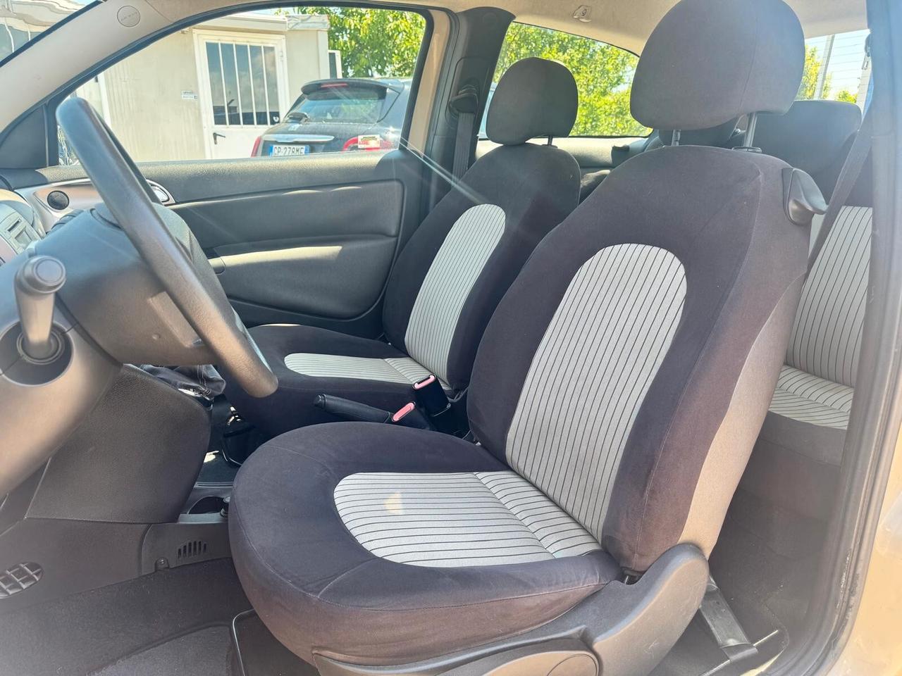 Lancia Ypsilon 1.4 Platino