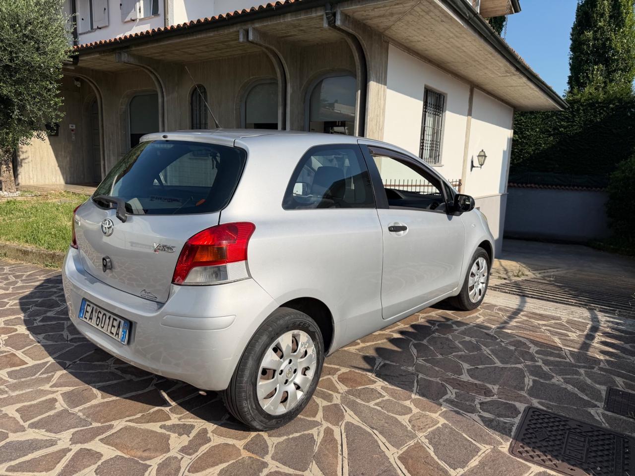 Toyota Yaris 1.0 3 porte