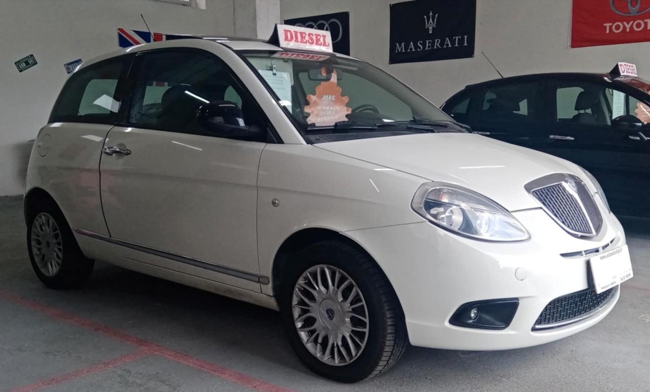 Lancia Ypsilon 1.3 MJT 75 CV Diva
