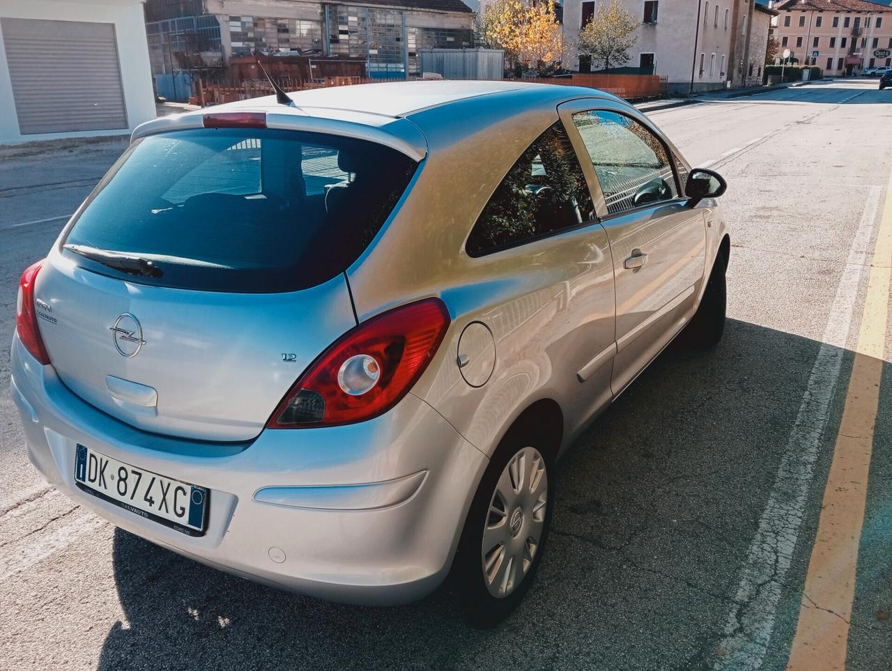 Opel Corsa 1.2 3 porte Easytronic Sport